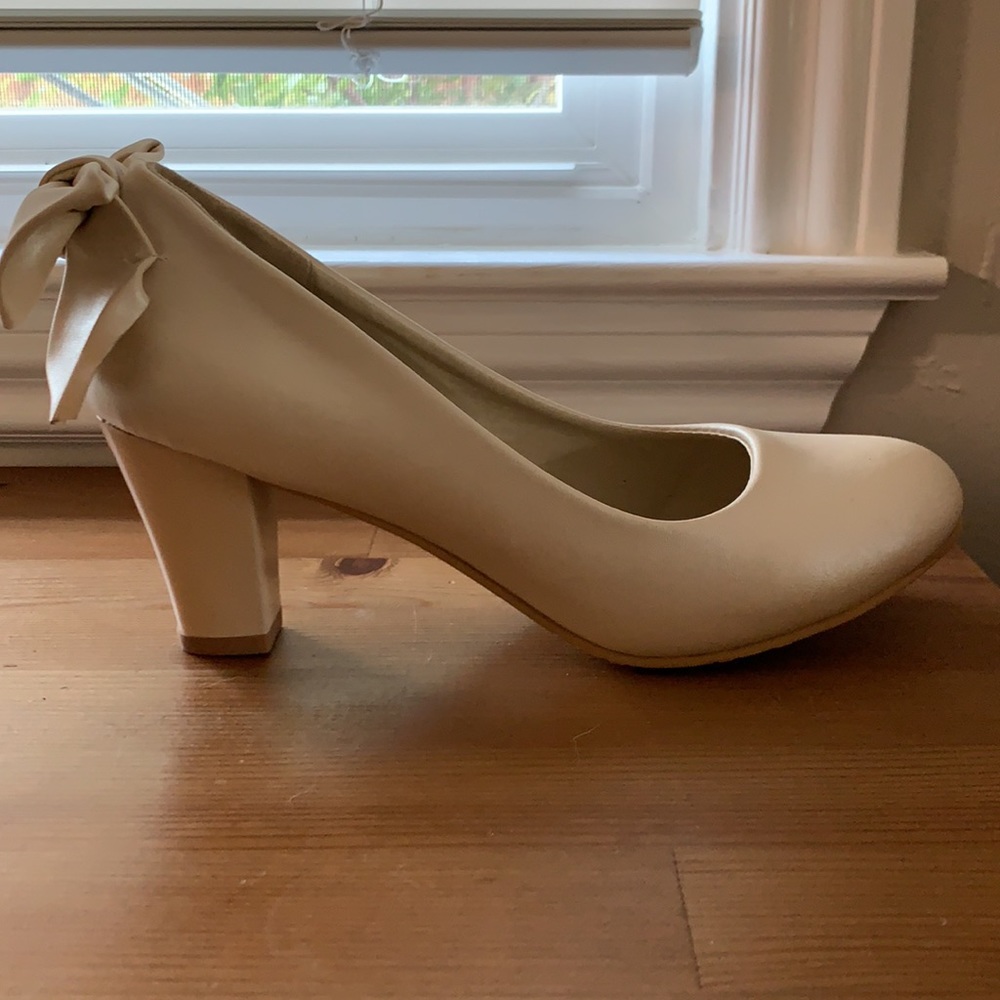 Vintage Bow Heels